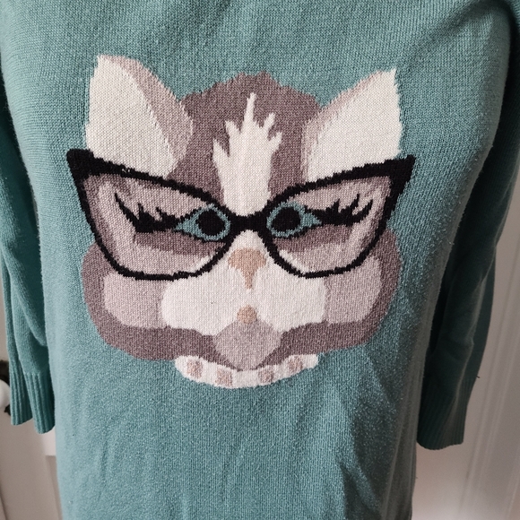 Cat w/ glasses Sweater - Picture 2 of 5